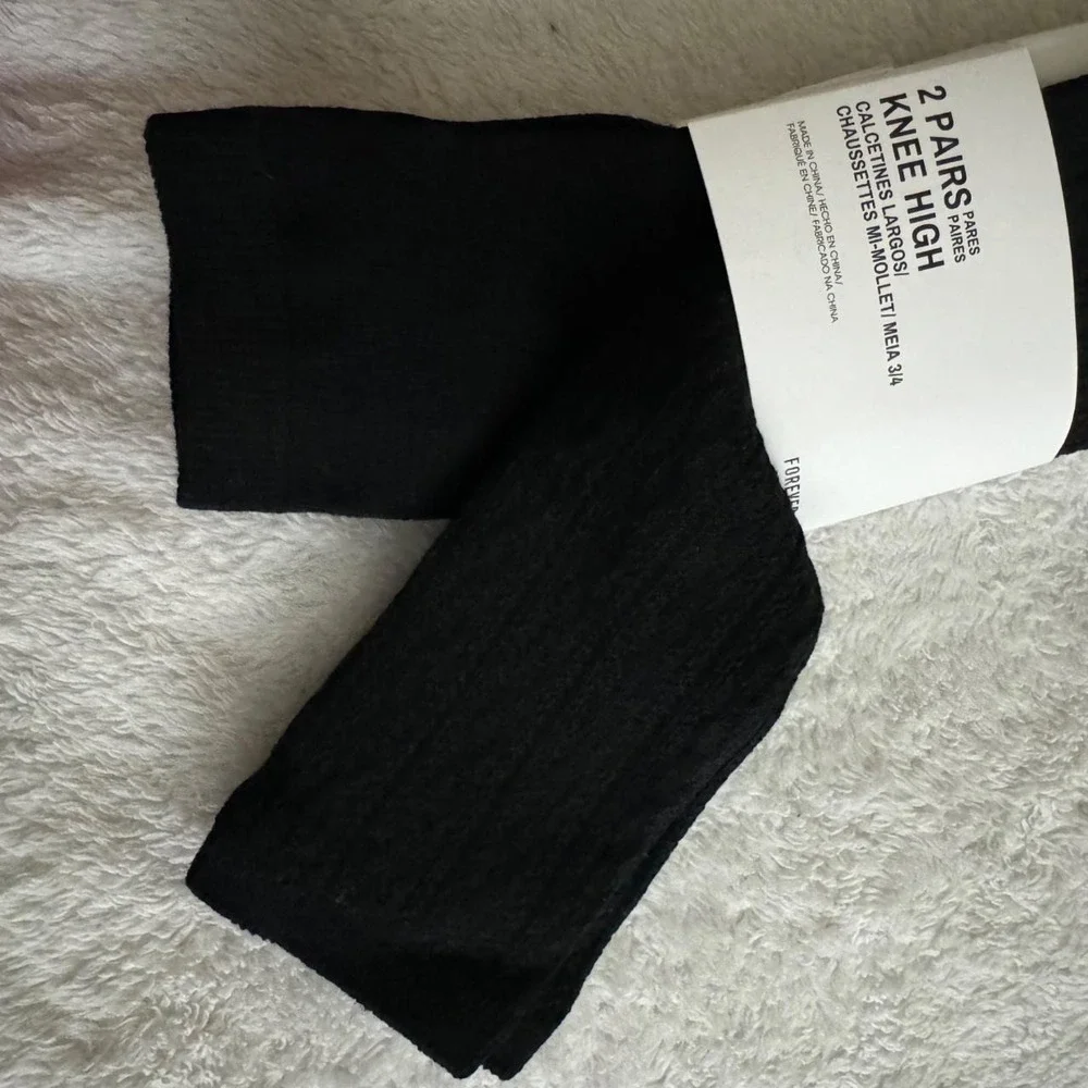 Forever 21 NWT 2 pairs womens ribbed socks knee high black color one size